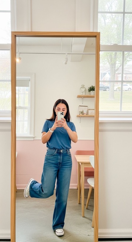 Mirror Selfie Casual pose reference photo